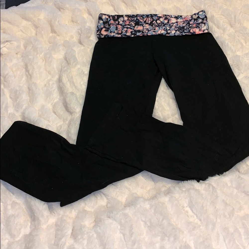 🤍NWOT VS straight leg leggings sz Med